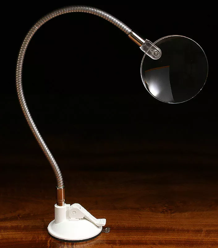 Hareline Stonfo Magnifying Glass With Suction Cup Lights & Magnification